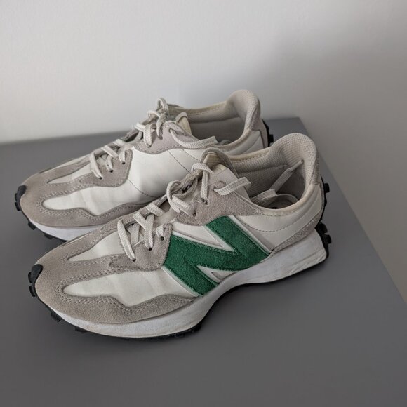 New Balance 327 Size 6.5 - Picture 3 of 3